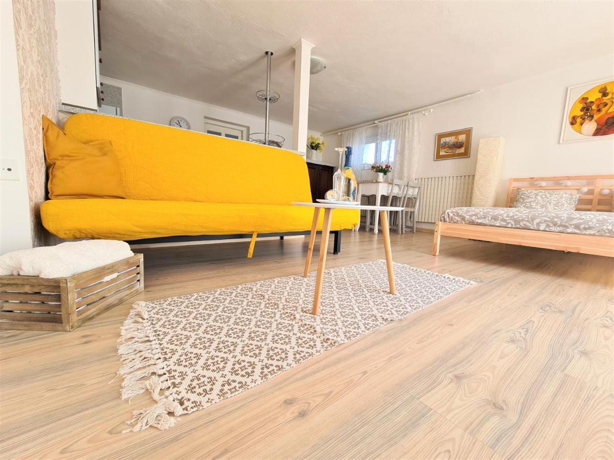 Ferienwohnung Apartman Prace Exterior foto